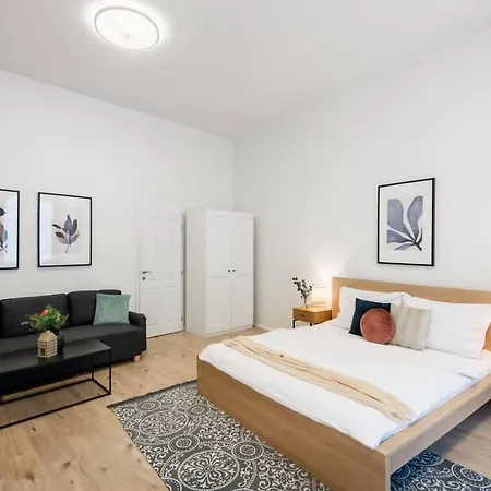 Elegant Spacious Old Town Praga