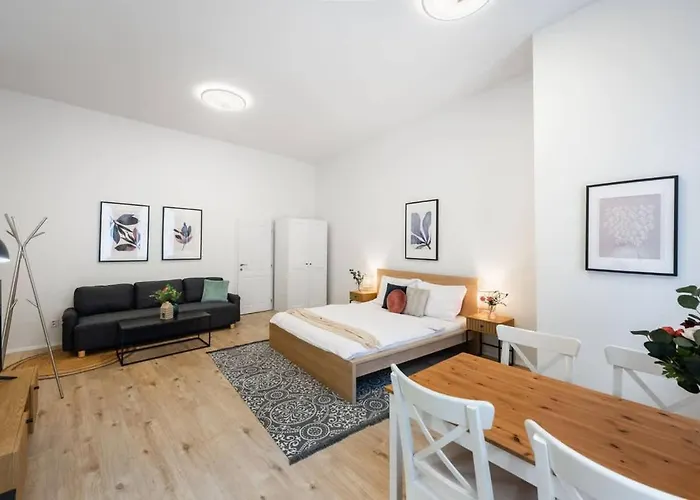דירה Elegant Spacious Old Town
